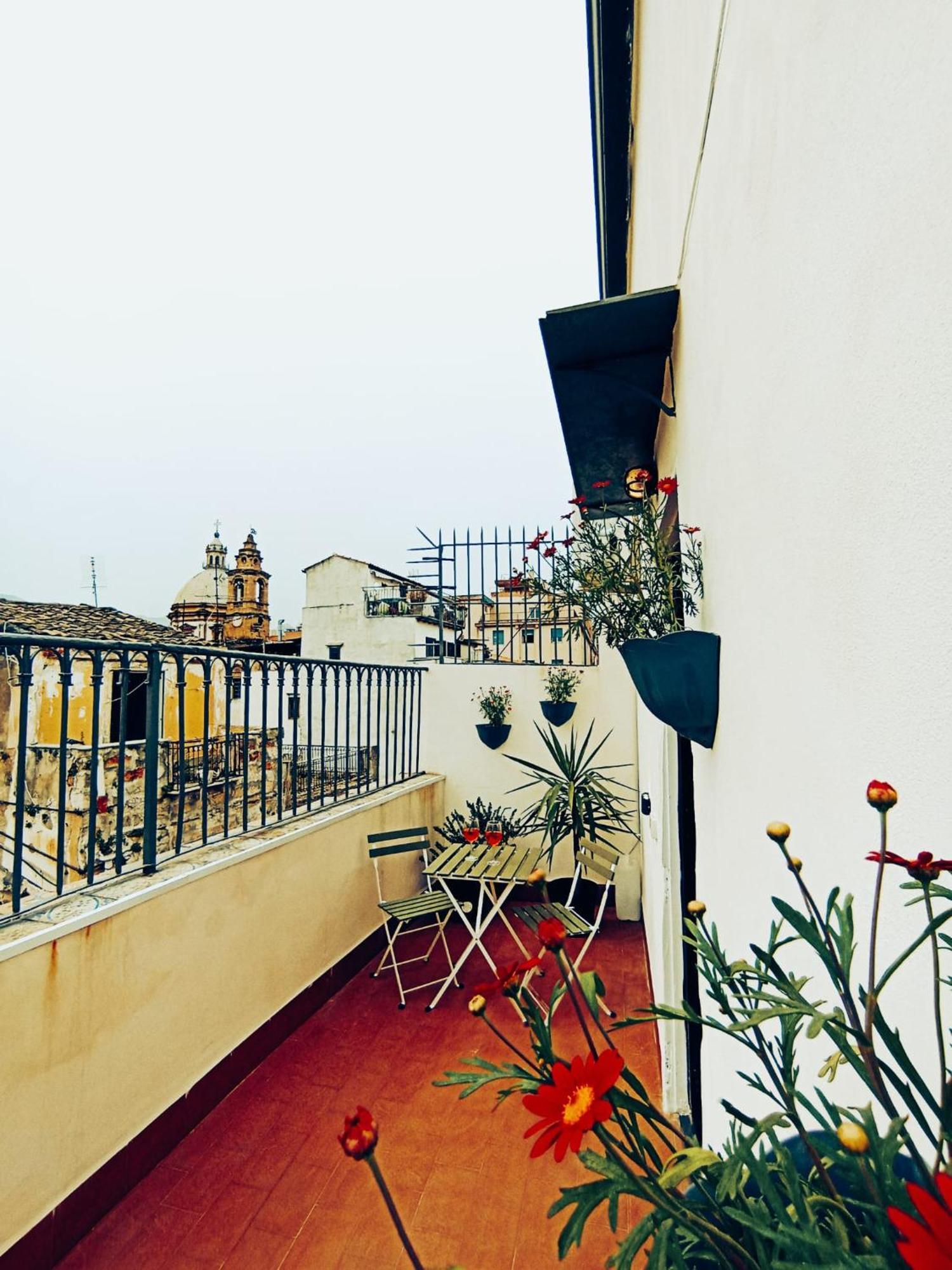 Demasiantval House * Palermo